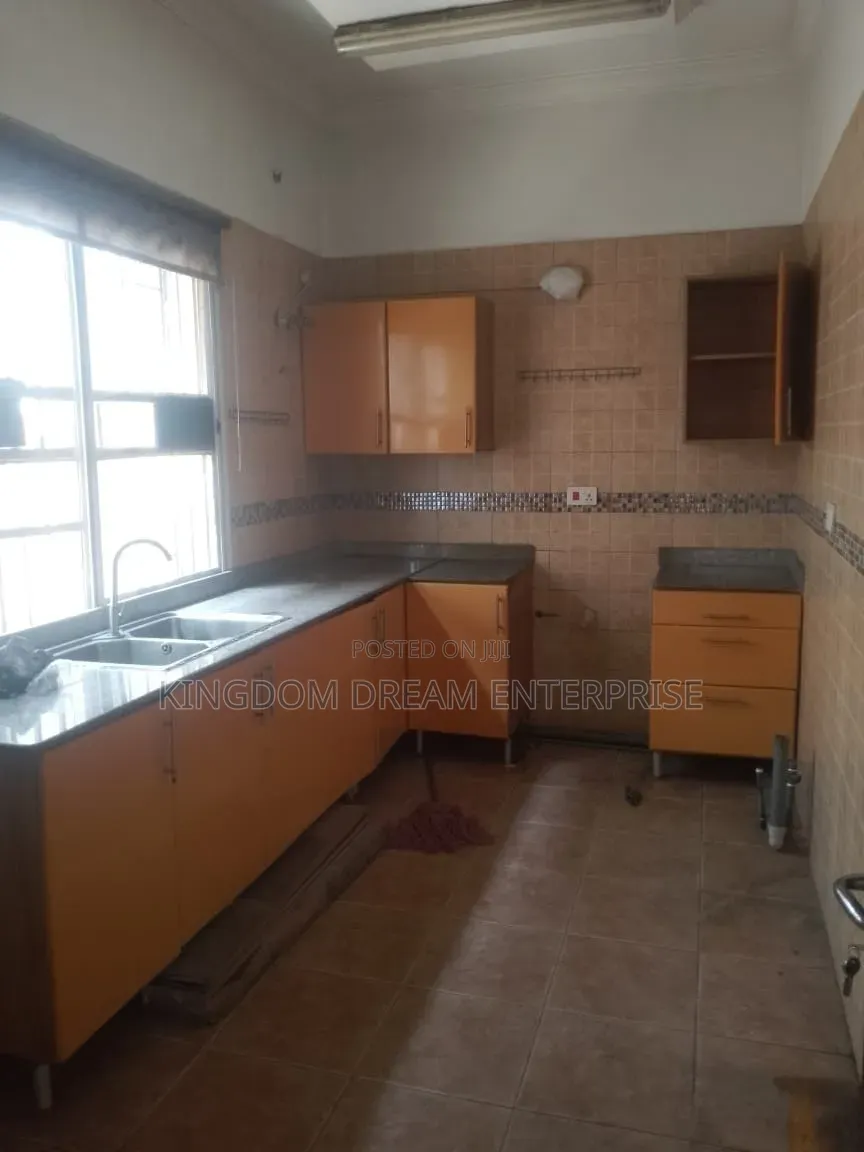 2bdrm Apartment in Lekki Phase 1 Lagos for rent