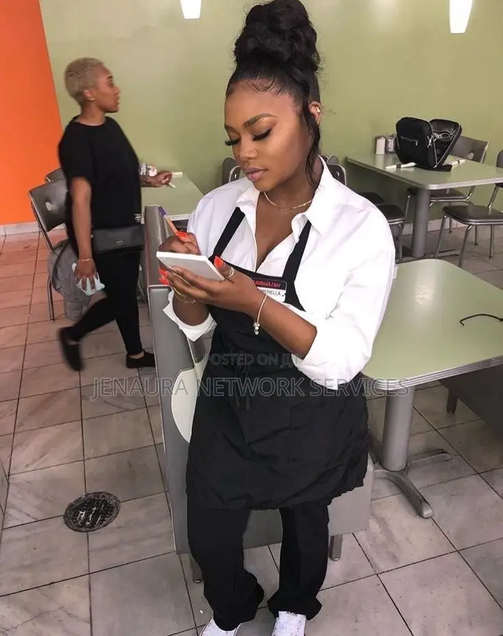 Kitchen Assistant, Waitress & Chef Needed – Ibeju-Lekki
