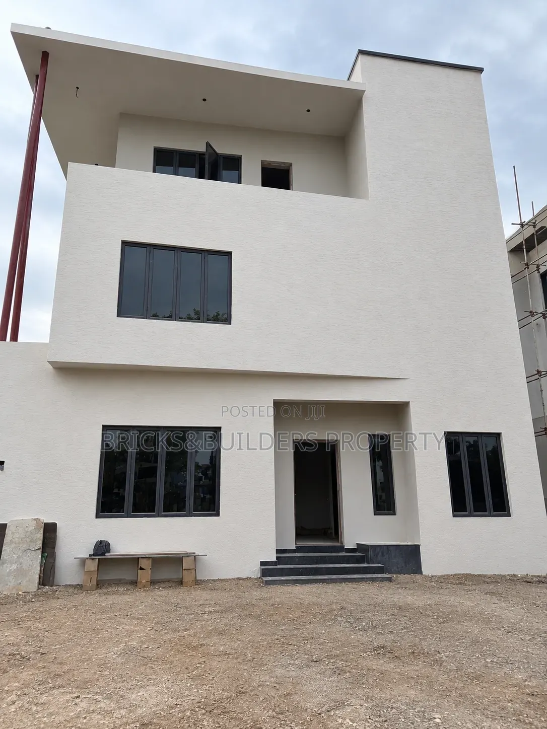 5bdrm Duplex in Guzape District for sale