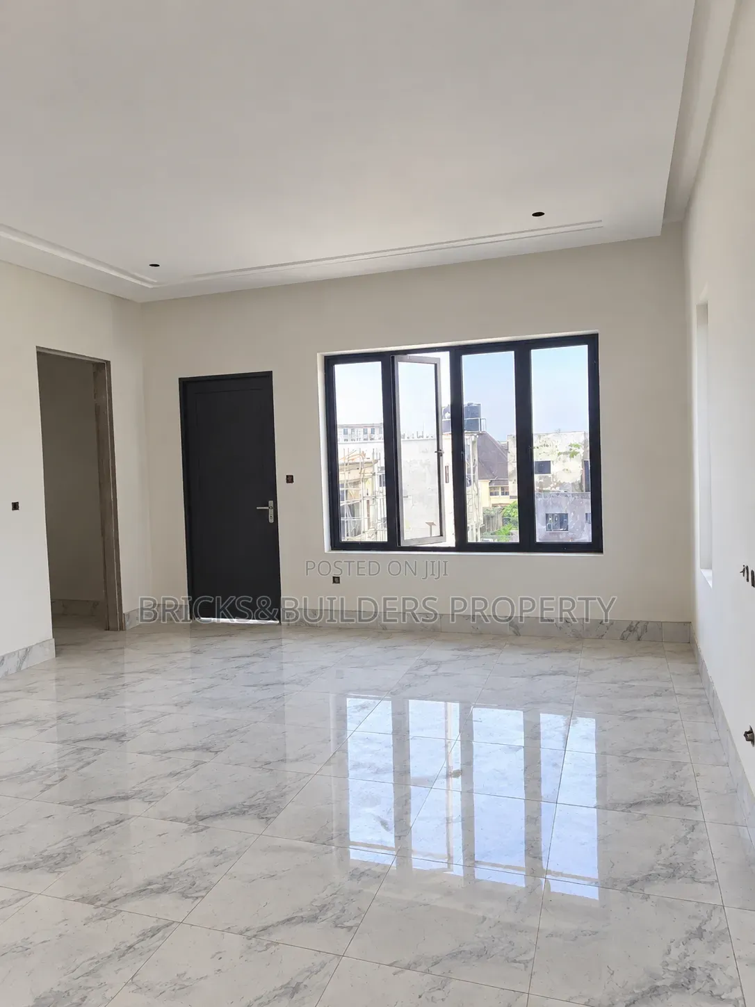 5bdrm Duplex in Guzape District for sale