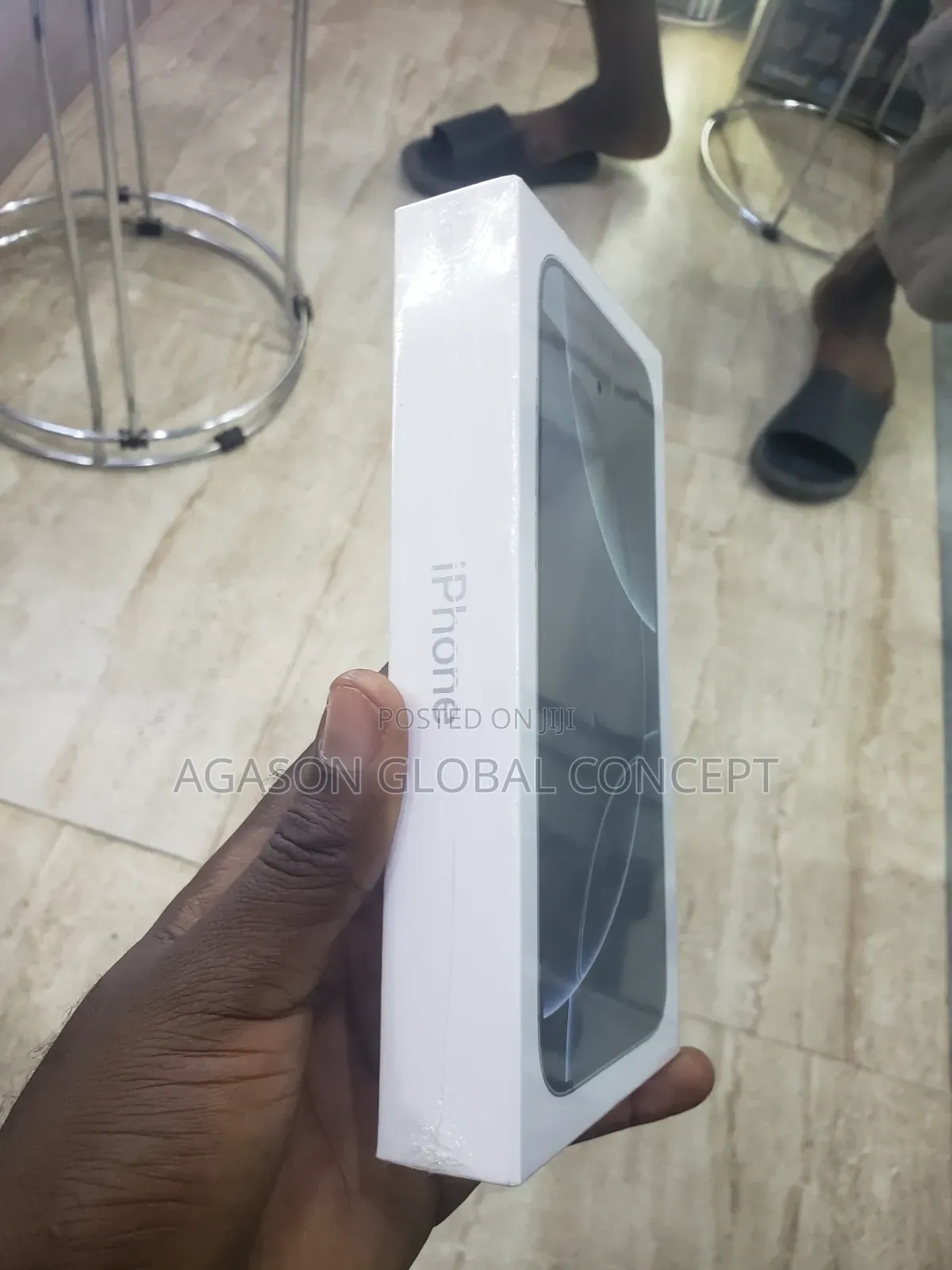 New Apple iPhone 16 Pro Max 1 TB Silver