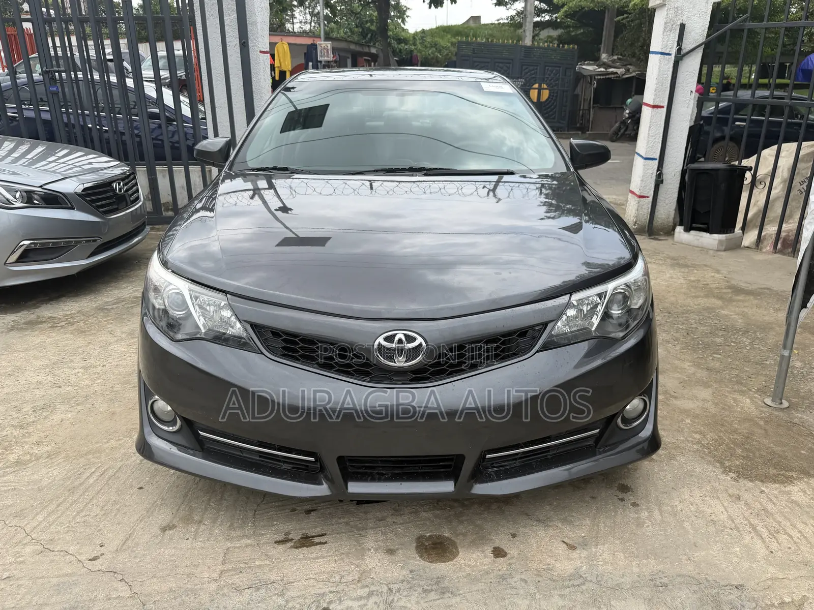 Toyota Camry SE 4dr Sedan (2.5L 4cyl 6A) 2014 Gray