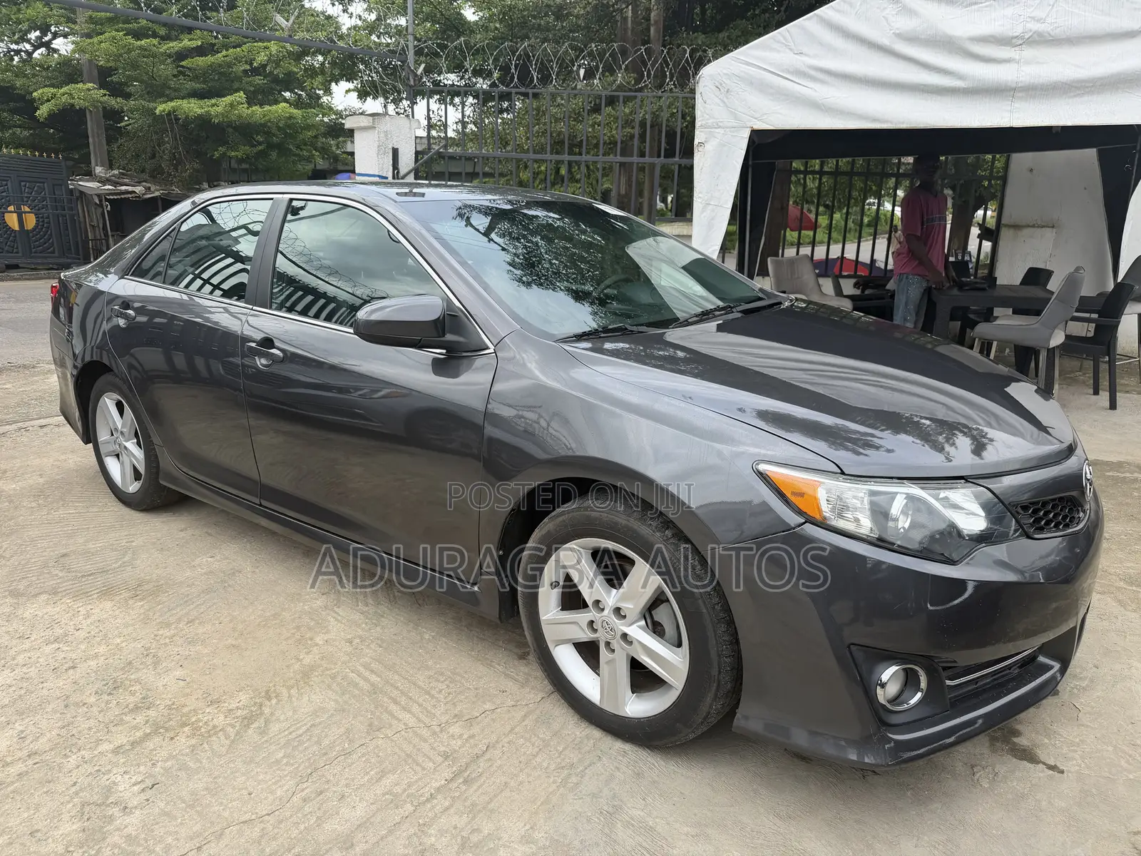 Toyota Camry SE 4dr Sedan (2.5L 4cyl 6A) 2014 Gray