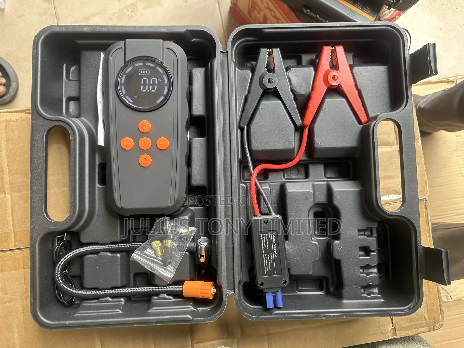 Car Jump Starter Power Bank With Digital Air Compressor, Tyre Inflator