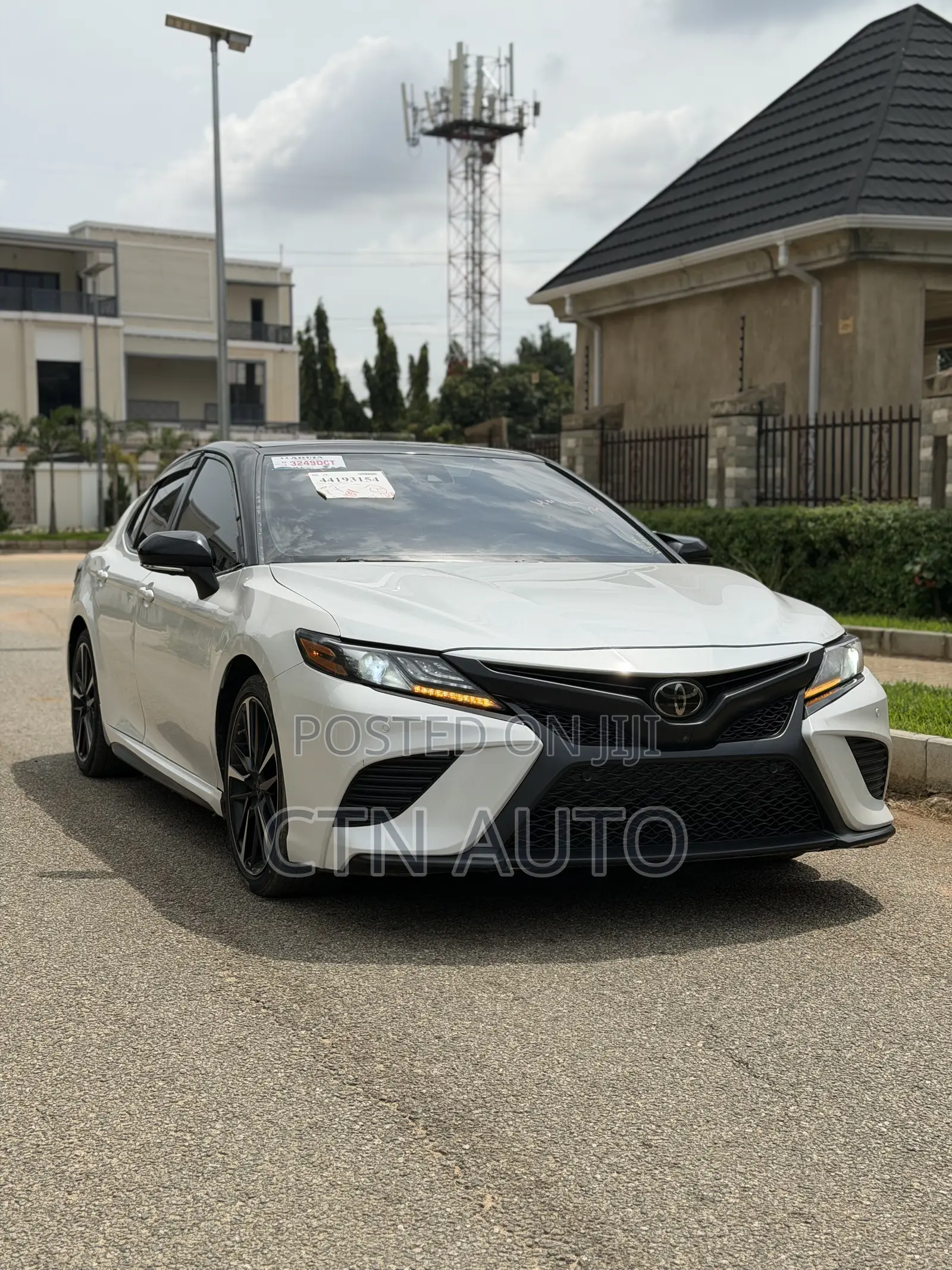Toyota Camry XSE FWD (2.5L 4cyl 8AM) 2018 White