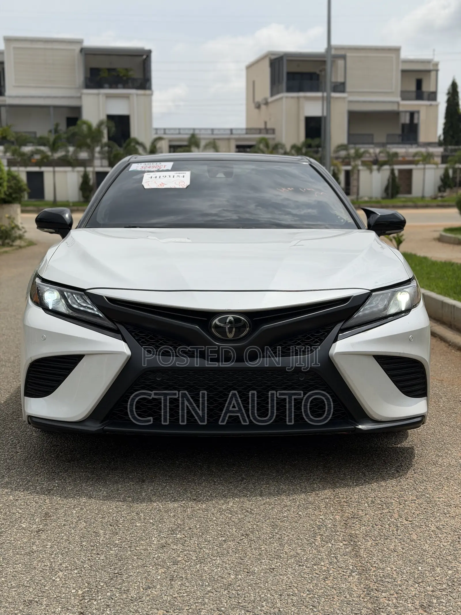 Toyota Camry XSE FWD (2.5L 4cyl 8AM) 2018 White