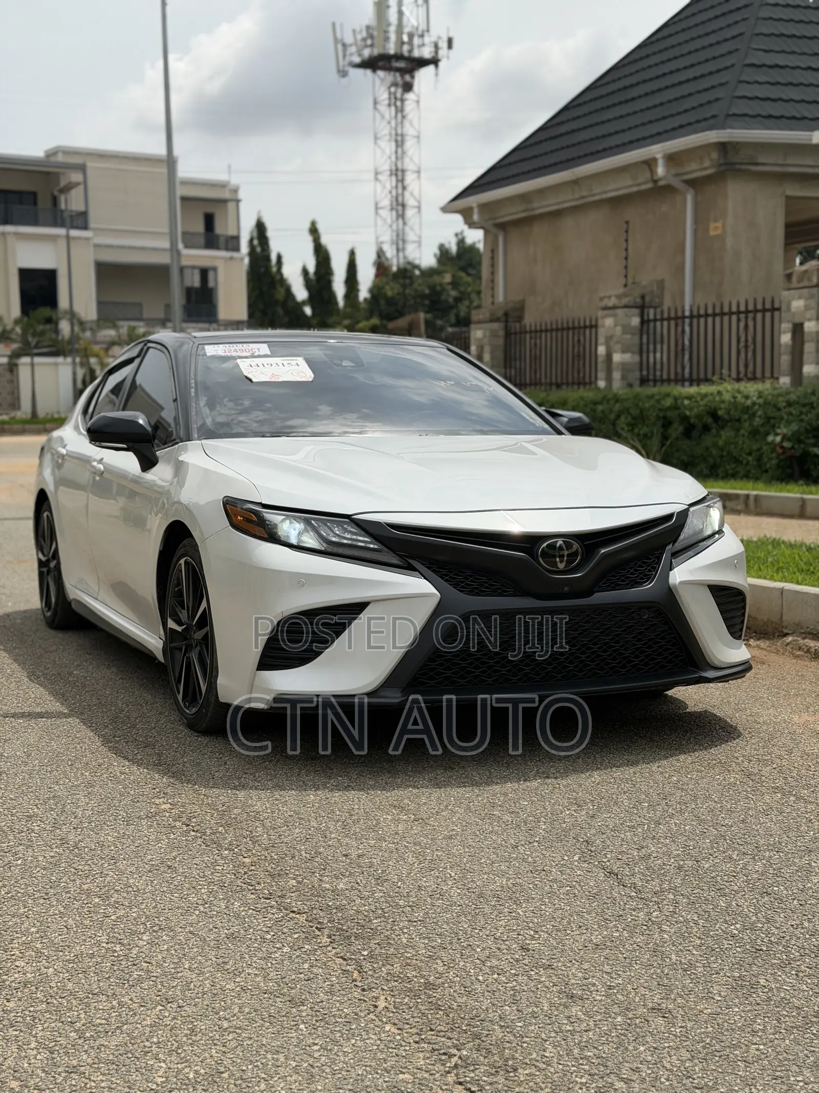 Toyota Camry XSE FWD (2.5L 4cyl 8AM) 2018 White