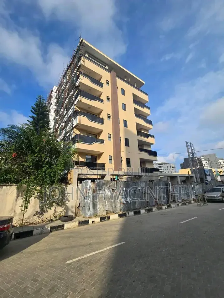 Furnished 4bdrm Penthouse in Parkview Estate for sale