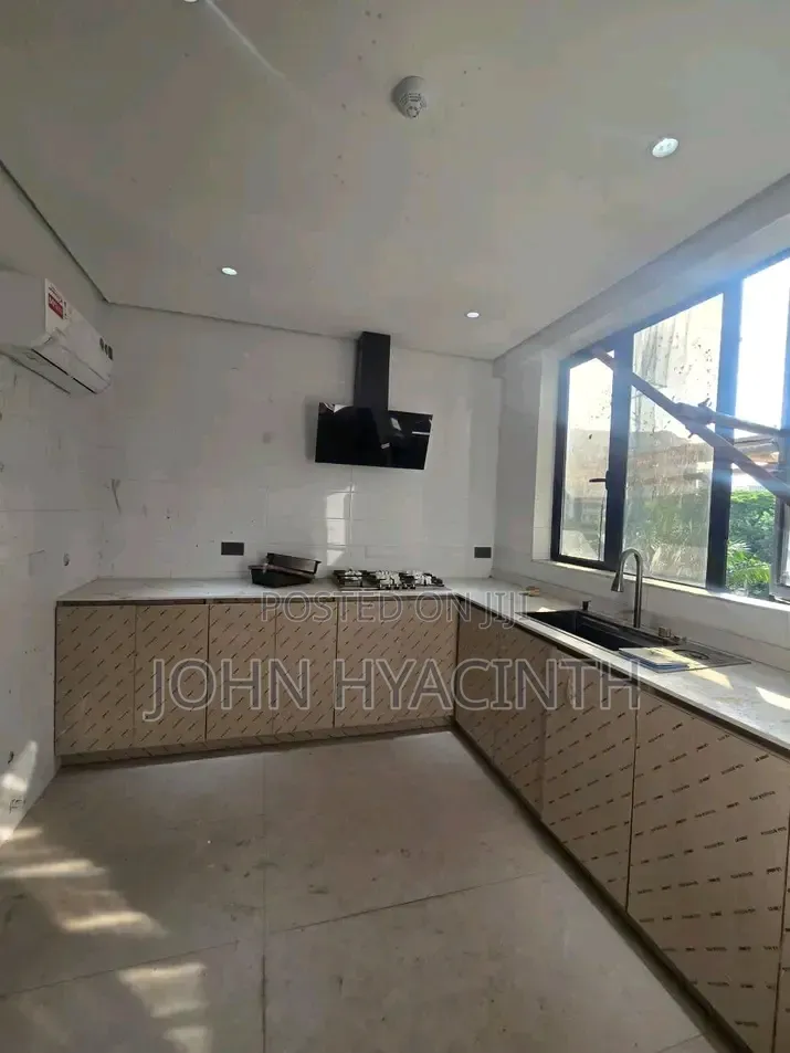 Furnished 4bdrm Penthouse in Parkview Estate for sale