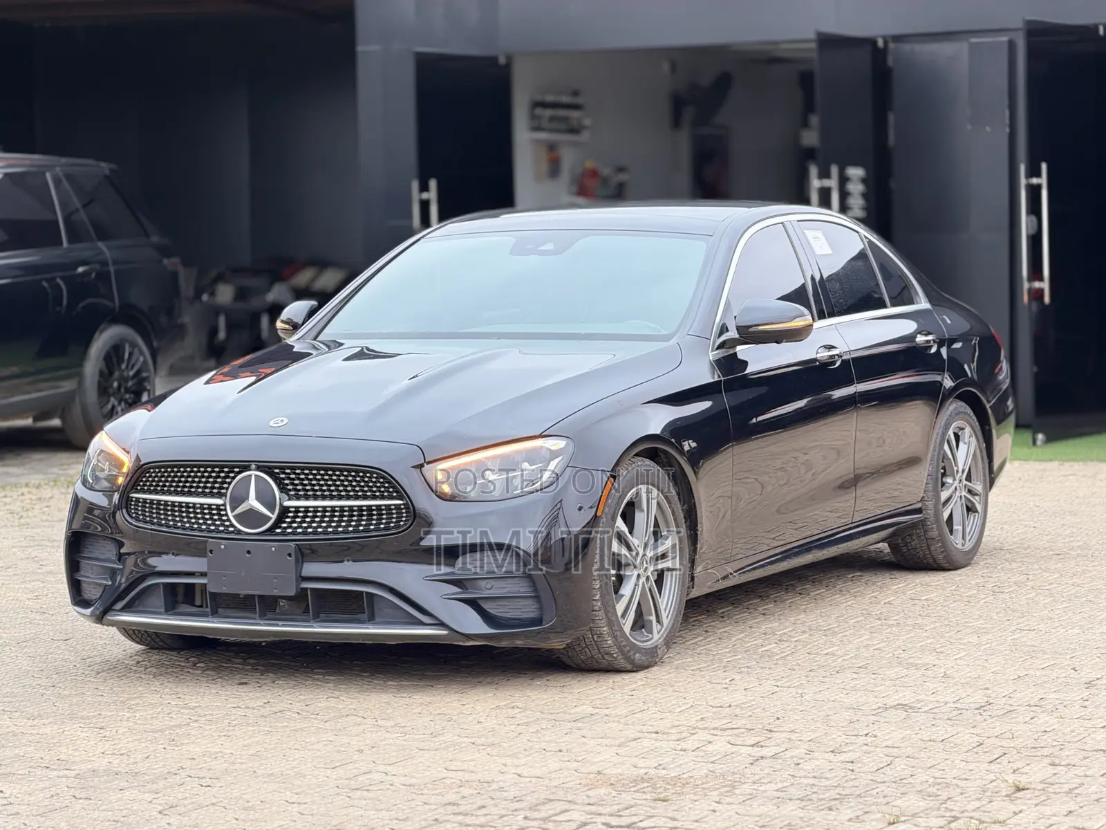 Mercedes-Benz E350 2022 Black