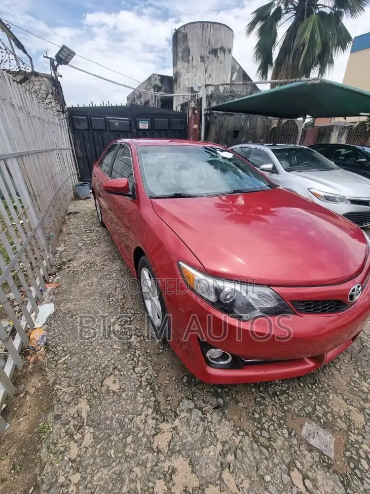Toyota Camry SE 4dr Sedan (2.5L 4cyl 6A) 2012 Red