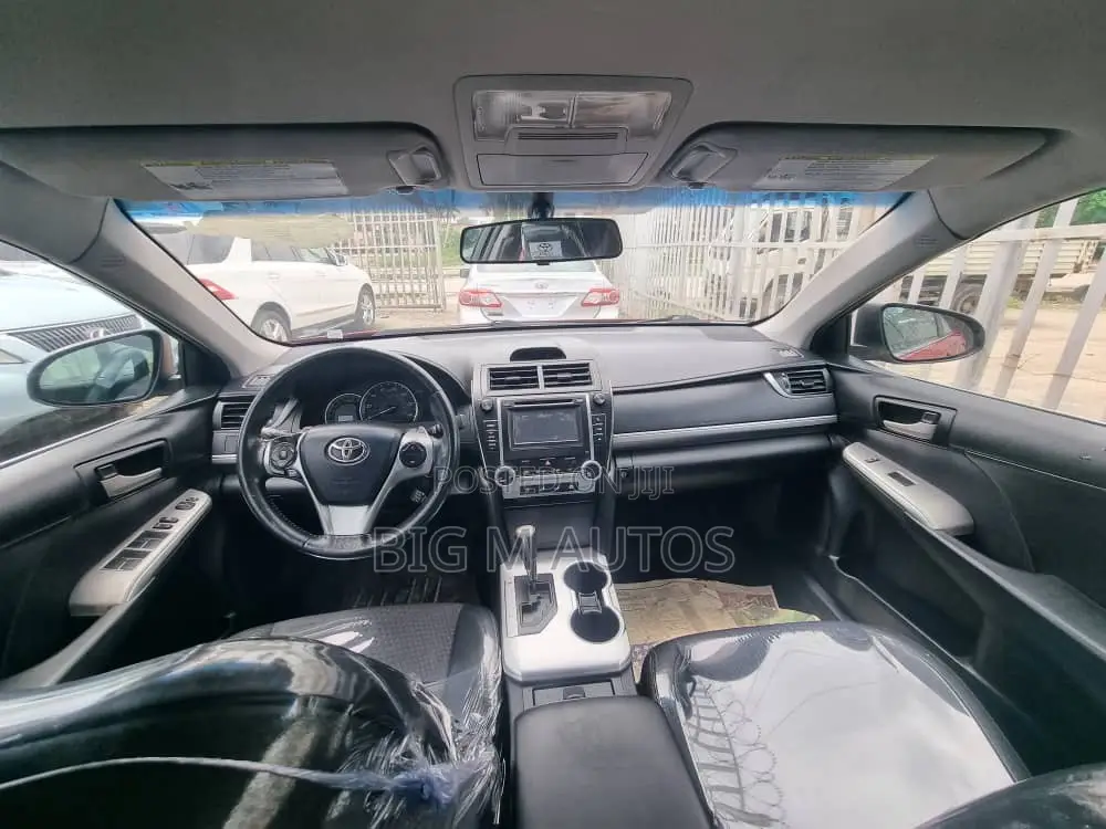 Toyota Camry SE 4dr Sedan (2.5L 4cyl 6A) 2012 Red