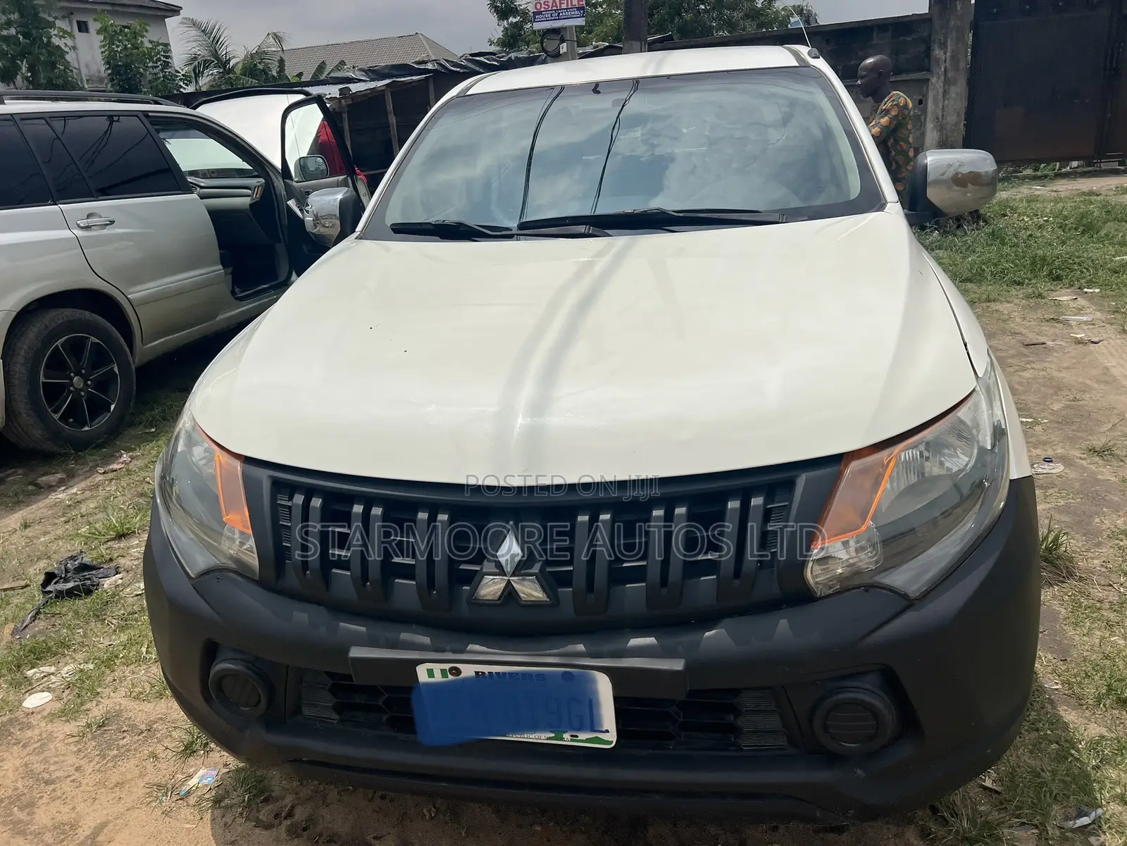 Mitsubishi L200 Club Cab 2.5 136hp 4WD 2010 Off white
