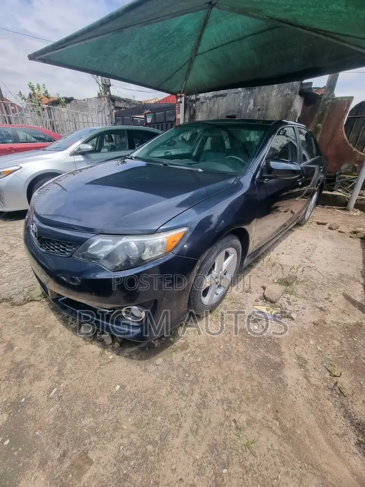 Toyota Camry SE 4dr Sedan (2.5L 4cyl 6A) 2013 Black