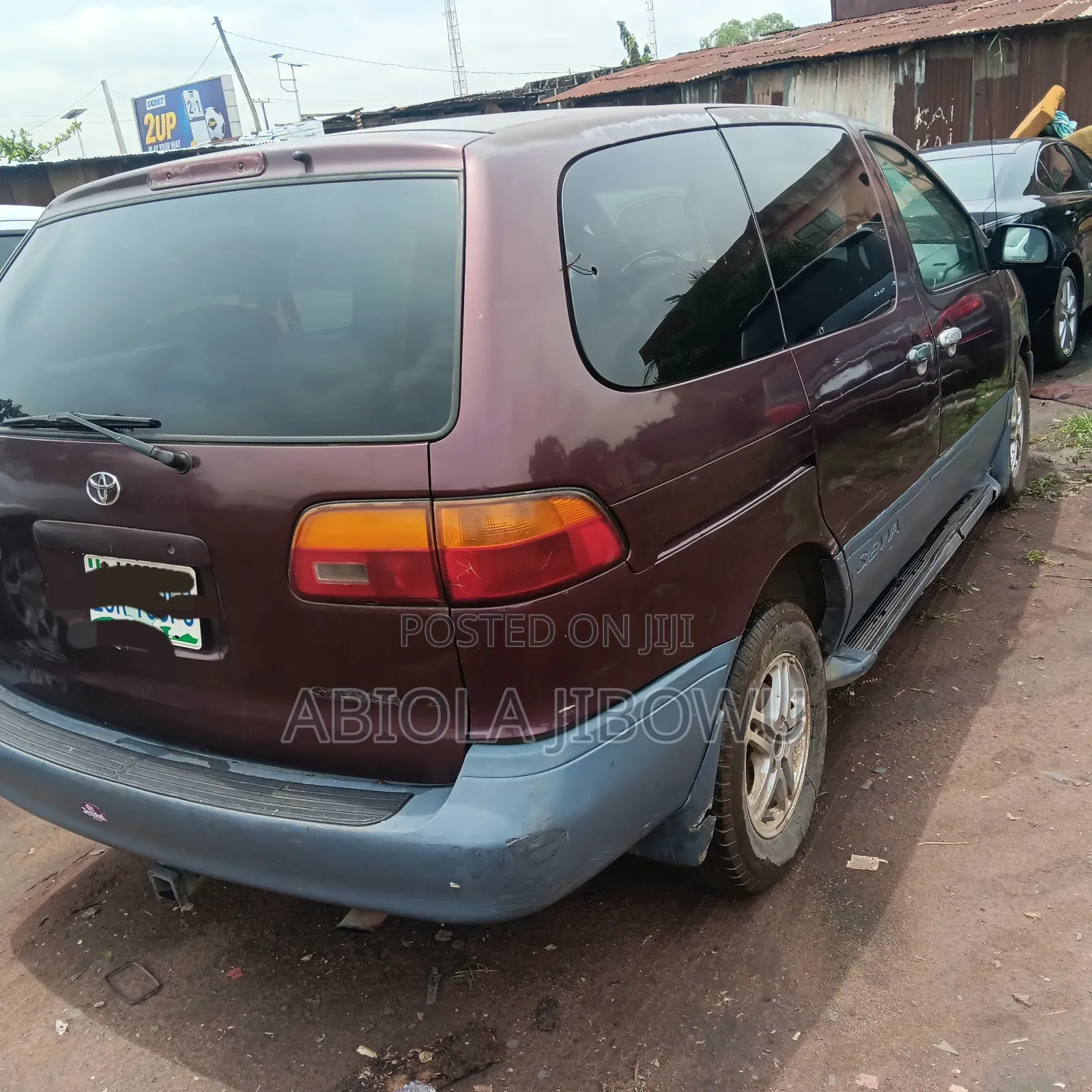 Toyota Sienna LE & 1 hatch 2000 Brown