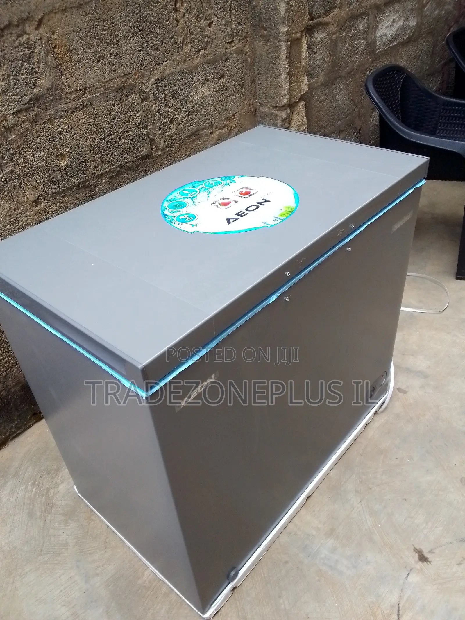 Keep Food Frozen With AEON FRAE200 200L Freezer