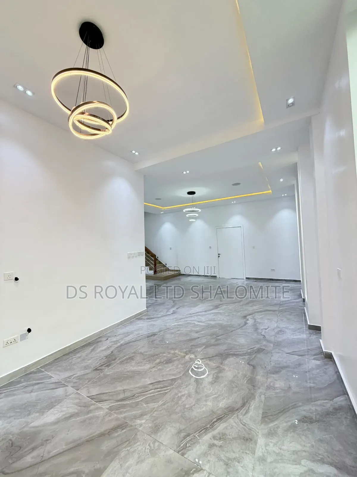5bdrm Duplex in Osapa london for sale