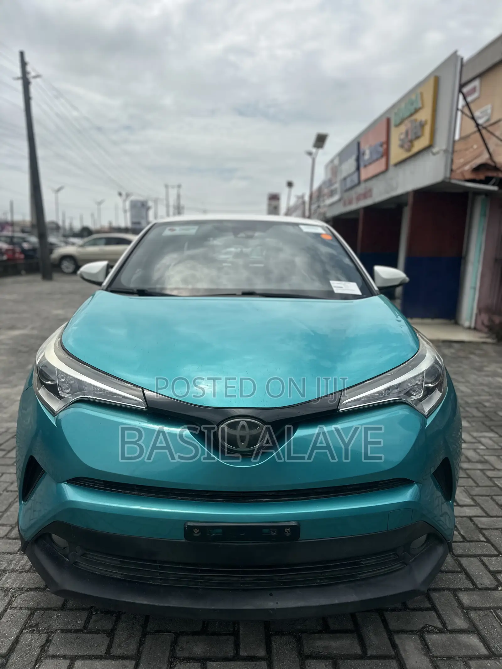 Toyota C-HR XLE FWD Sport Utility (2.0L 4cyl 2AM) 2018 Blue