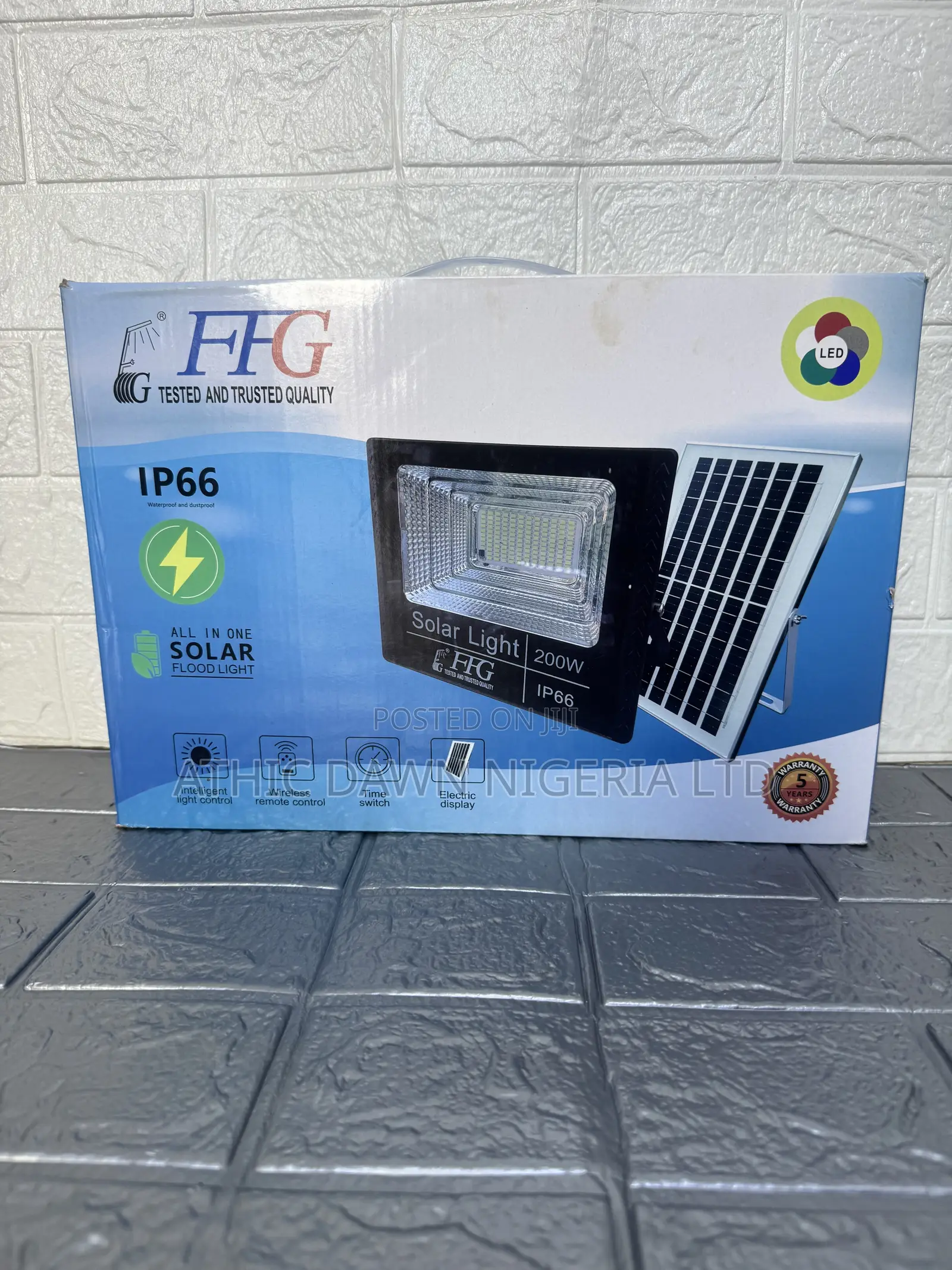 200 Watts Solar Flood Light