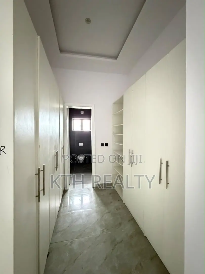 3bdrm Apartment in Visland, Ahmadu Bello Way for rent