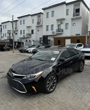 Toyota Avalon XLE Premium FWD Sedan (3.6L 6cyl 6A) 2016 Black
