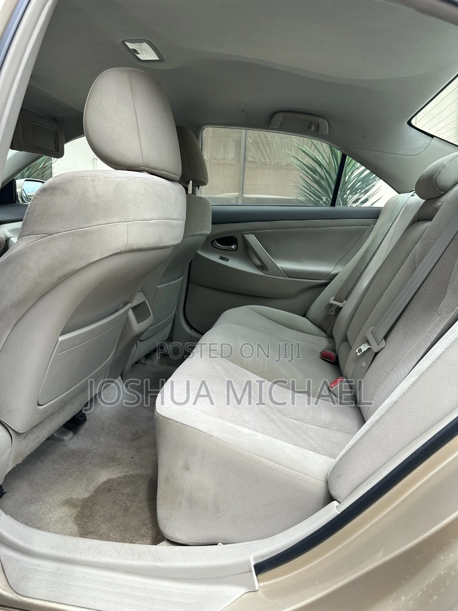 Toyota Camry SE 4dr Sedan (2.5L 4cyl 6A) 2011 Gold