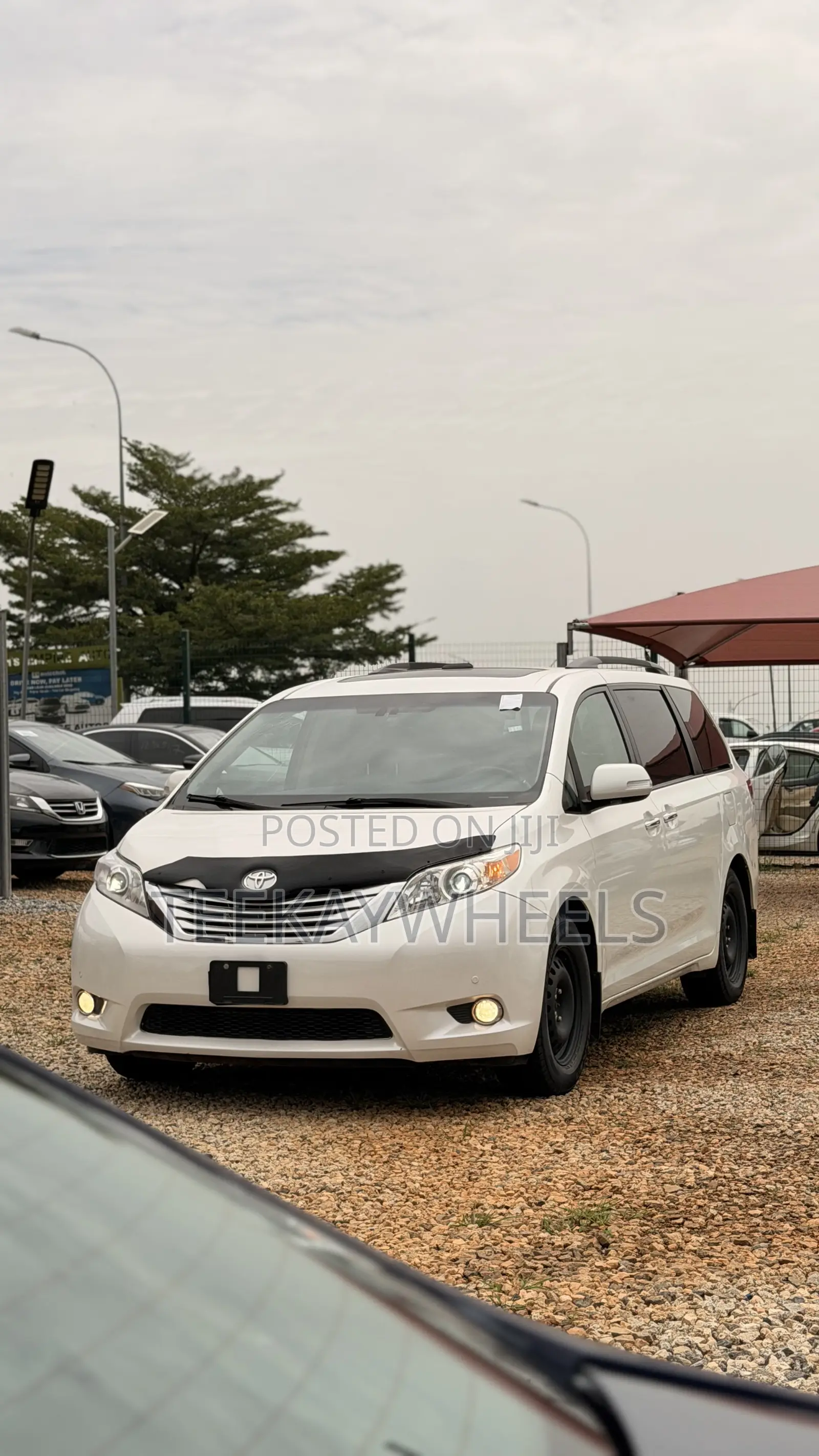 Toyota Sienna L 7-Passenger 4dr Minivan (3.5L 6cyl 6A) 2014 White