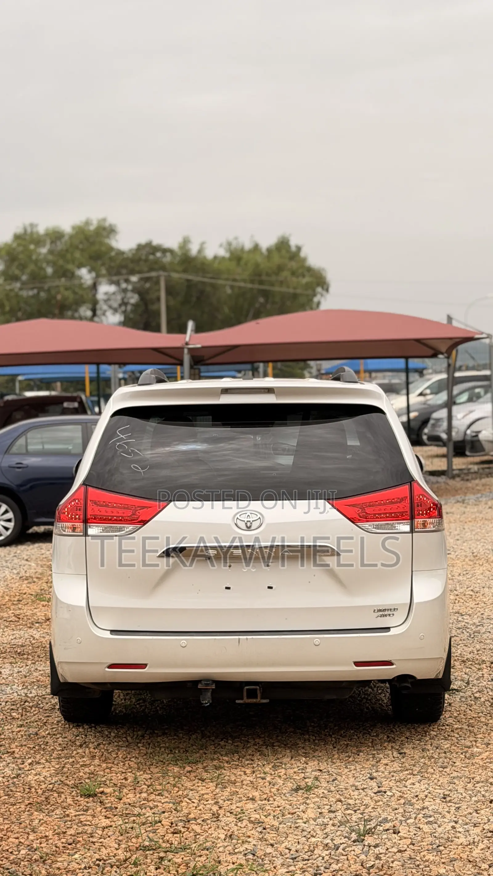 Toyota Sienna L 7-Passenger 4dr Minivan (3.5L 6cyl 6A) 2014 White