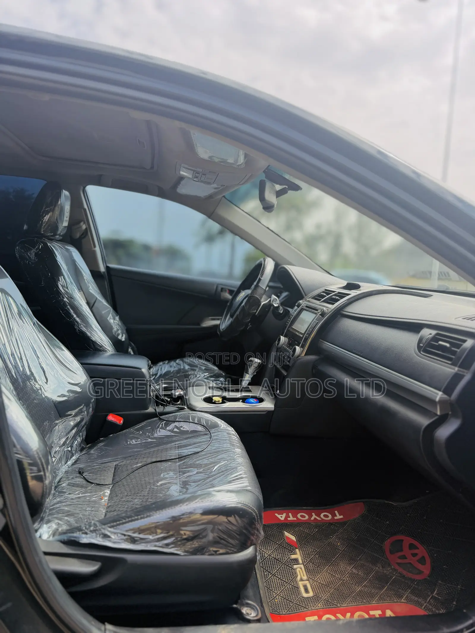 Toyota Camry SE V6 4dr Sedan (3.5L 6cyl 6A) 2012 Black