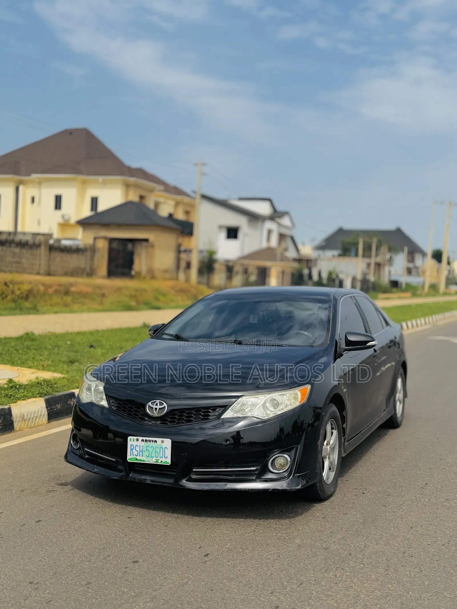 Toyota Camry SE V6 4dr Sedan (3.5L 6cyl 6A) 2012 Black