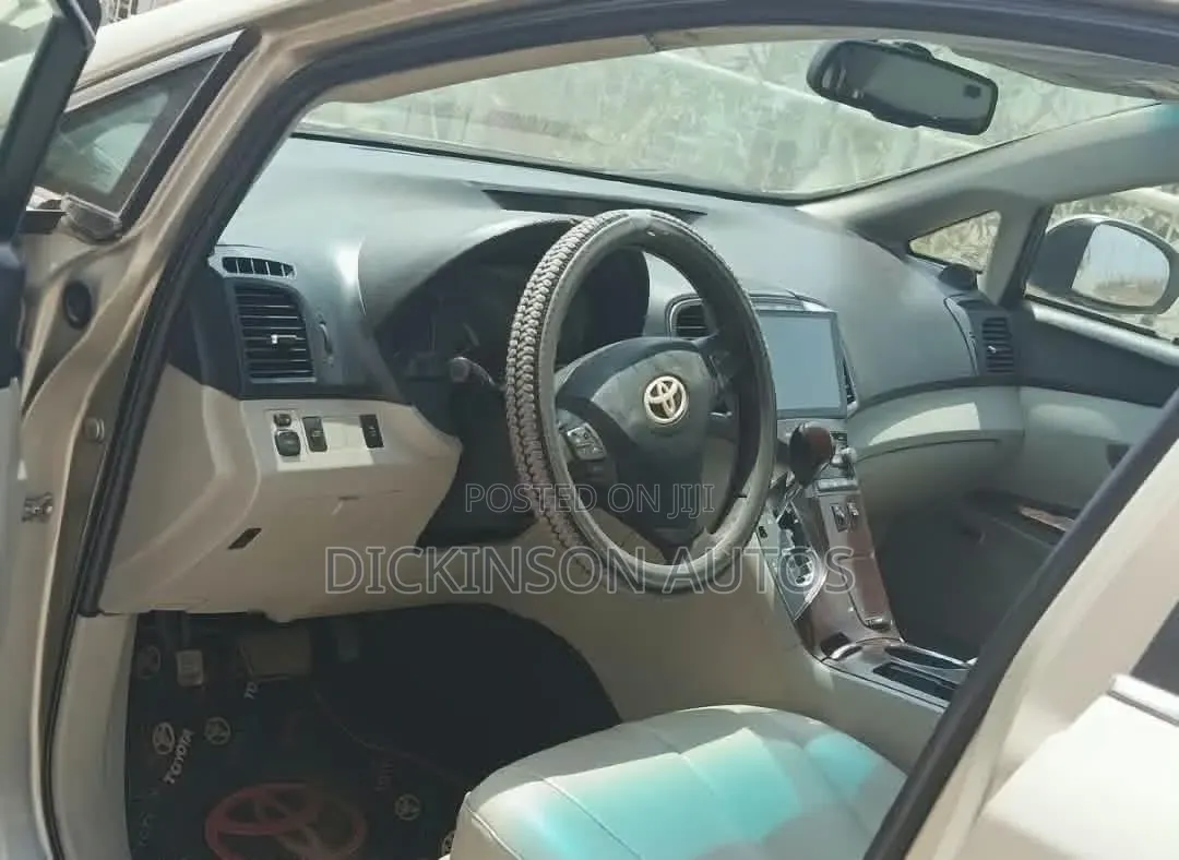 Toyota Venza V6 2011 Gold