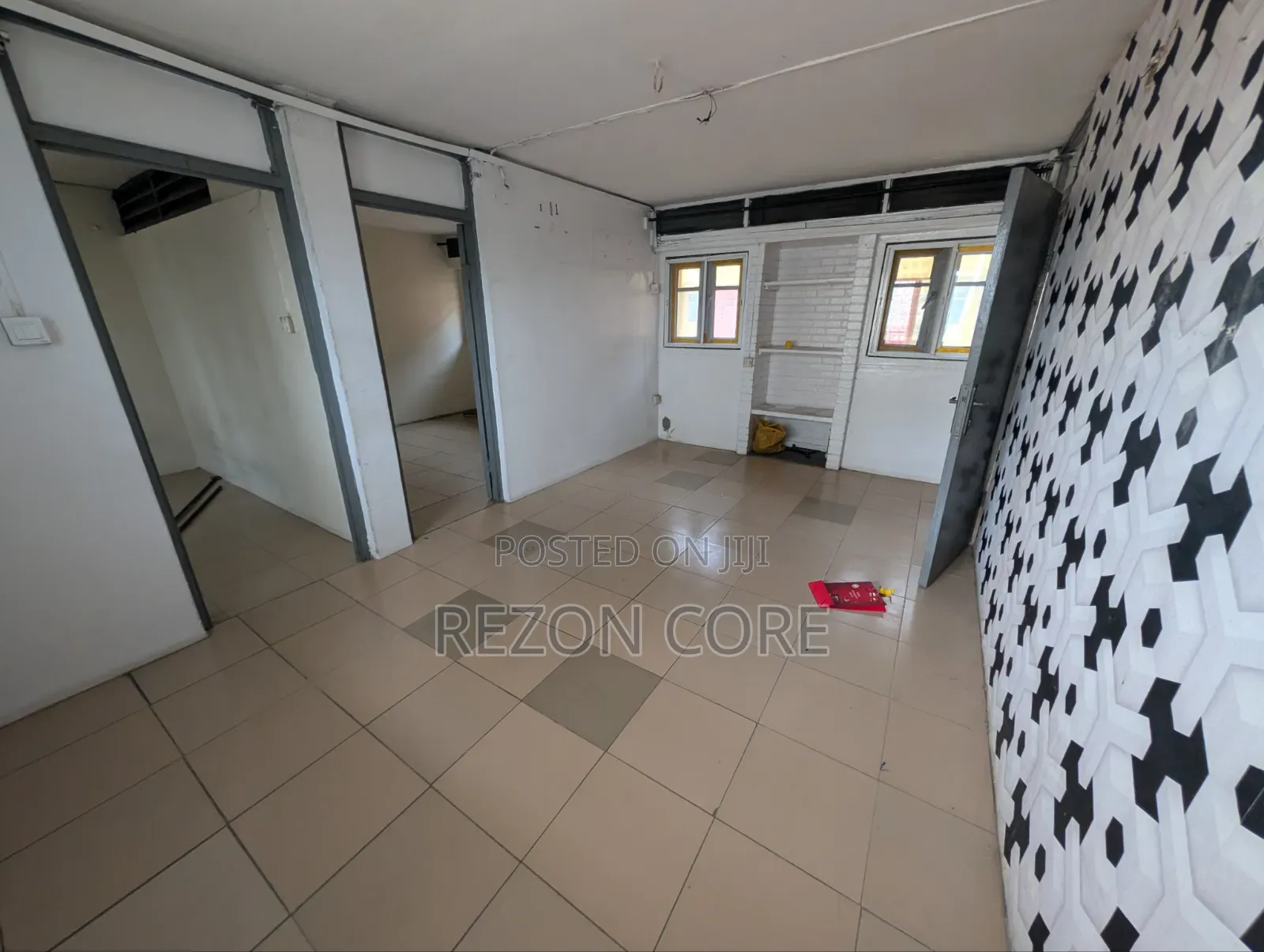 2bdrm Block of Flats in Fashola Estate, Iponri for rent