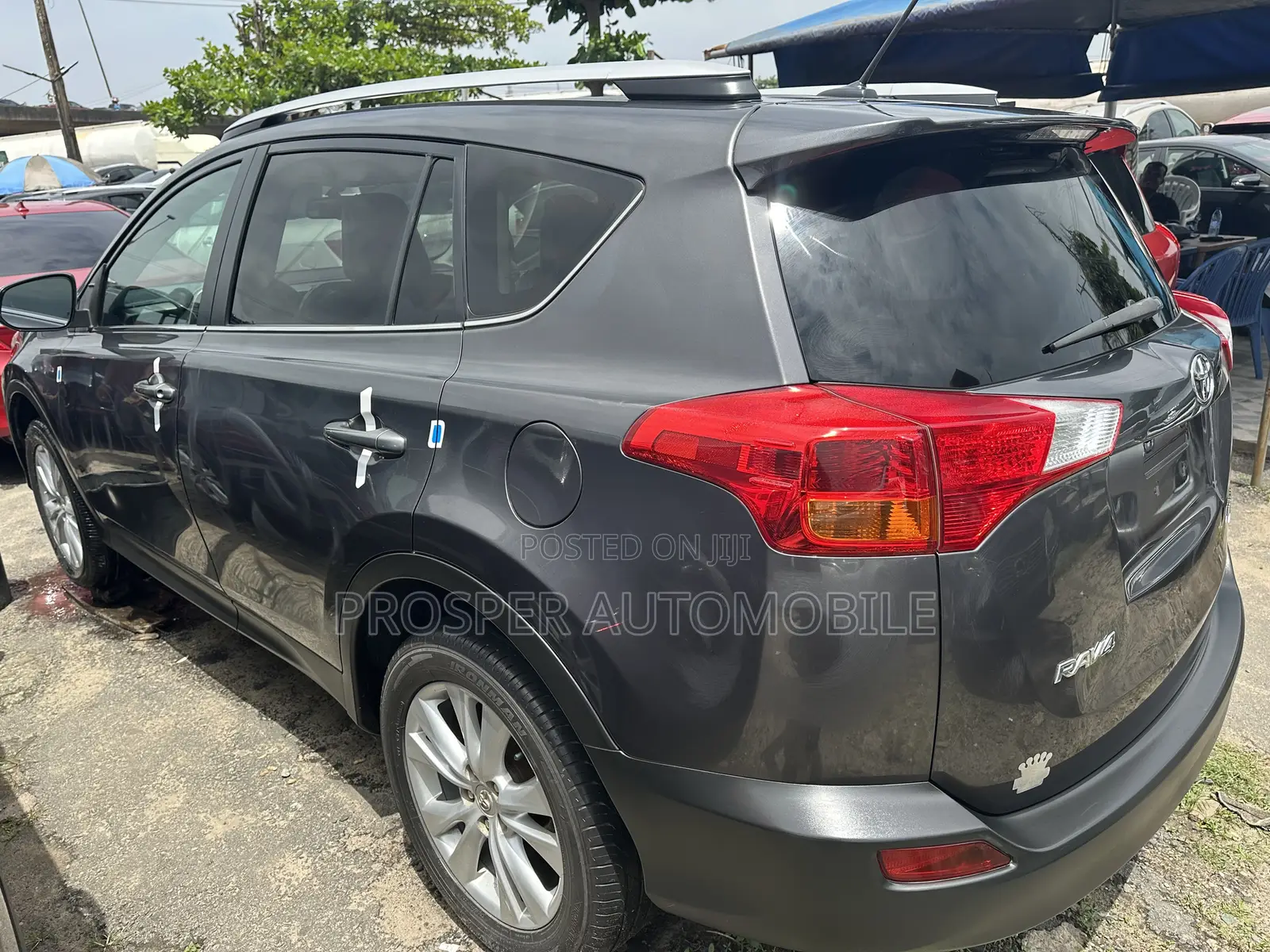 Toyota RAV4 XLE 4dr SUV AWD (2.5L 4cyl 6A) 2014 Gray
