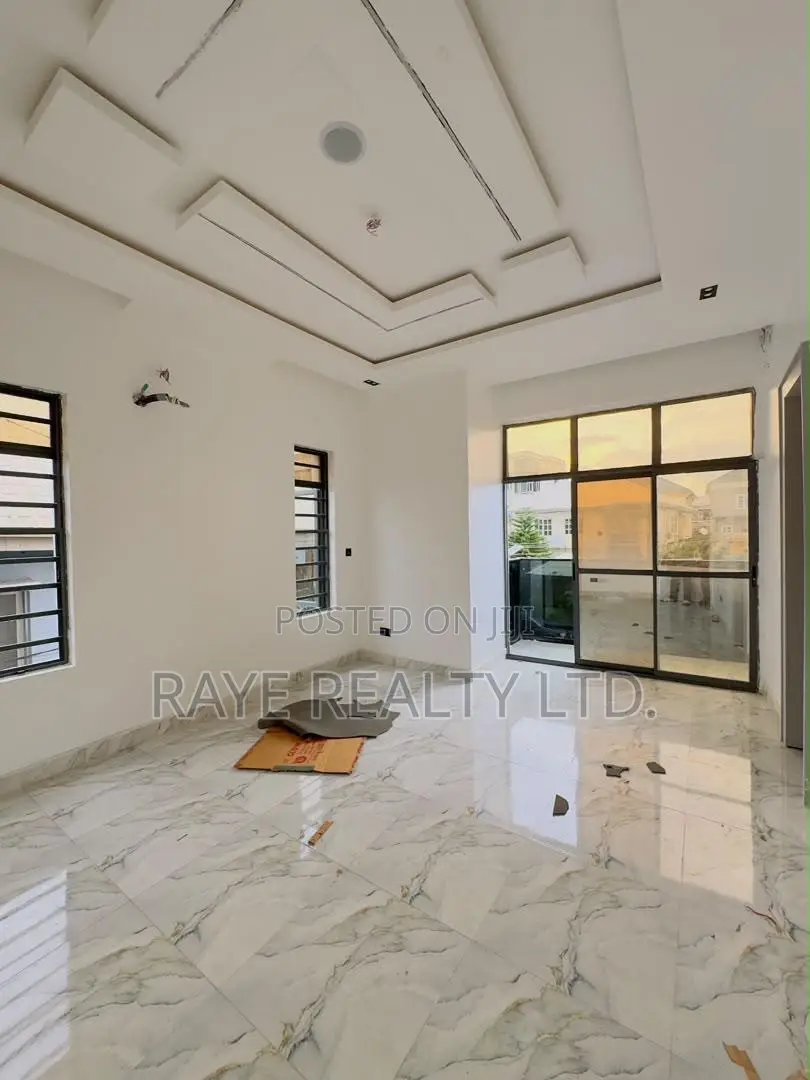 5bdrm Duplex in Adeniyi Jones for sale