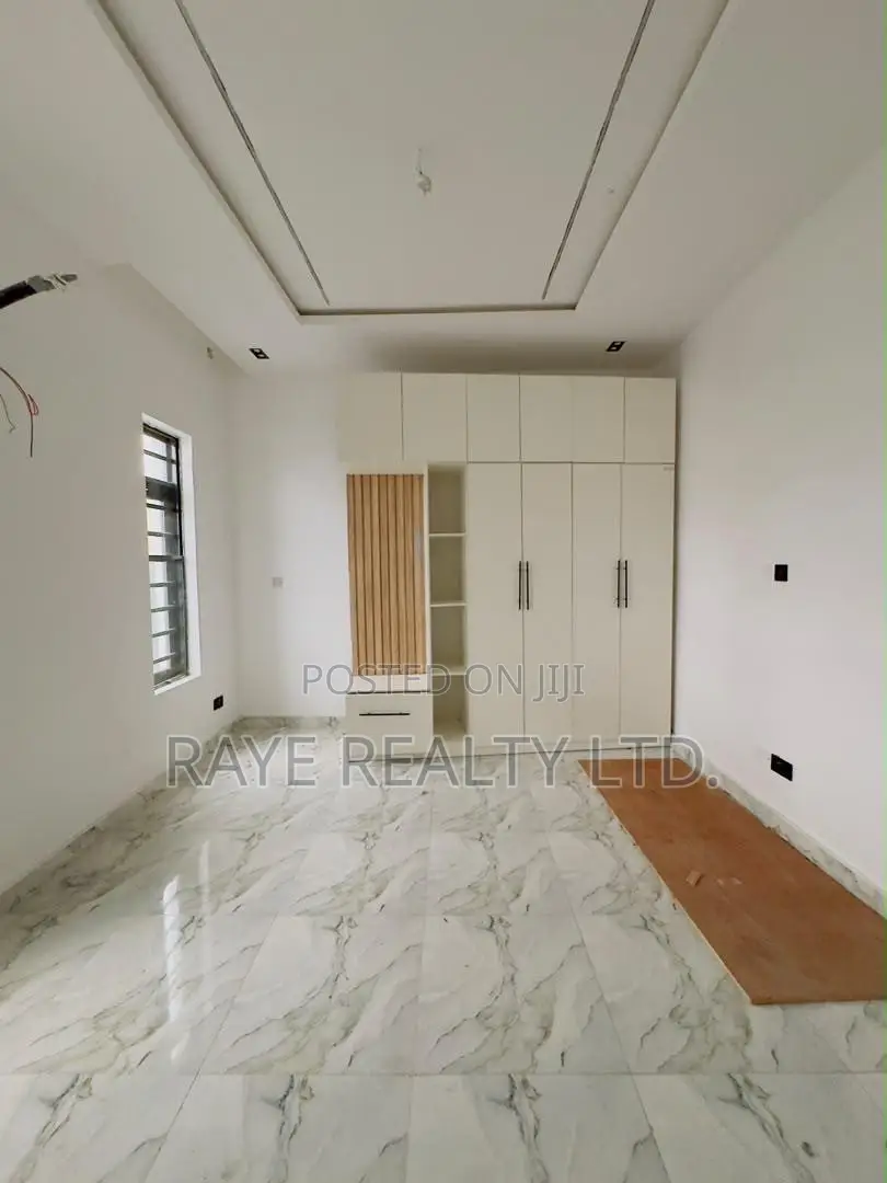 5bdrm Duplex in Adeniyi Jones for sale