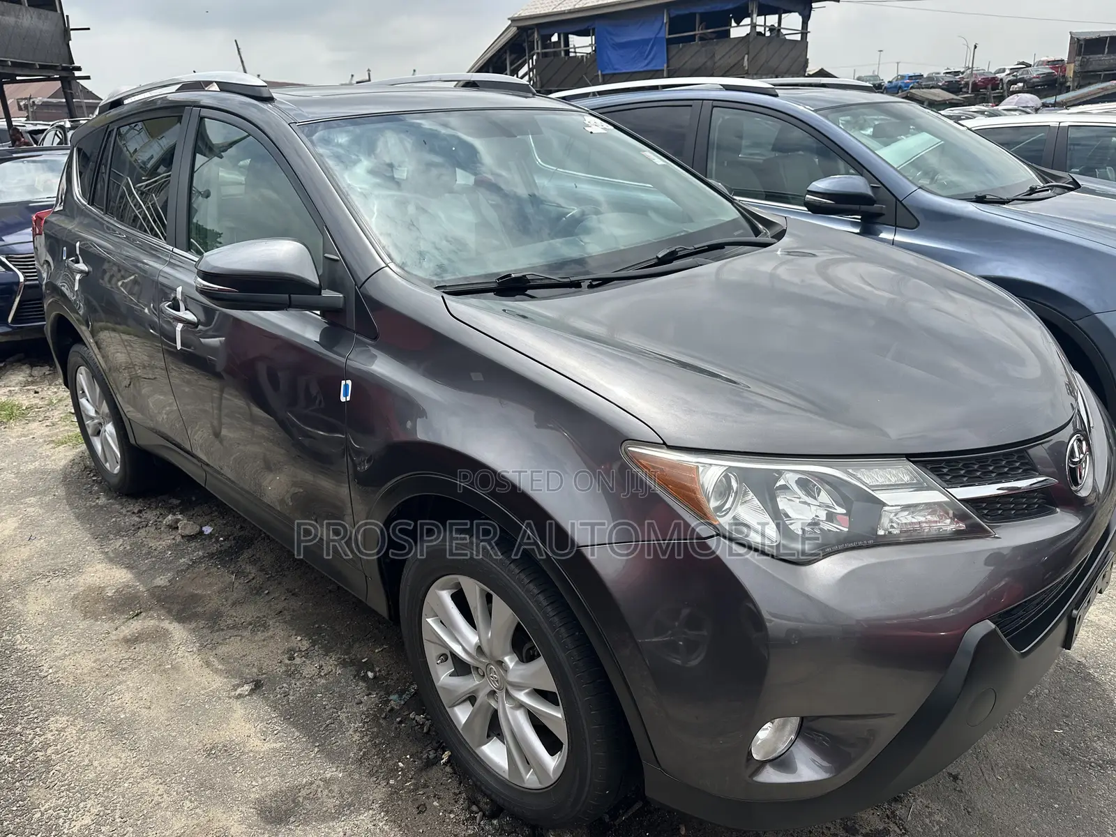 Toyota RAV4 XLE 4dr SUV AWD (2.5L 4cyl 6A) 2014 Gray
