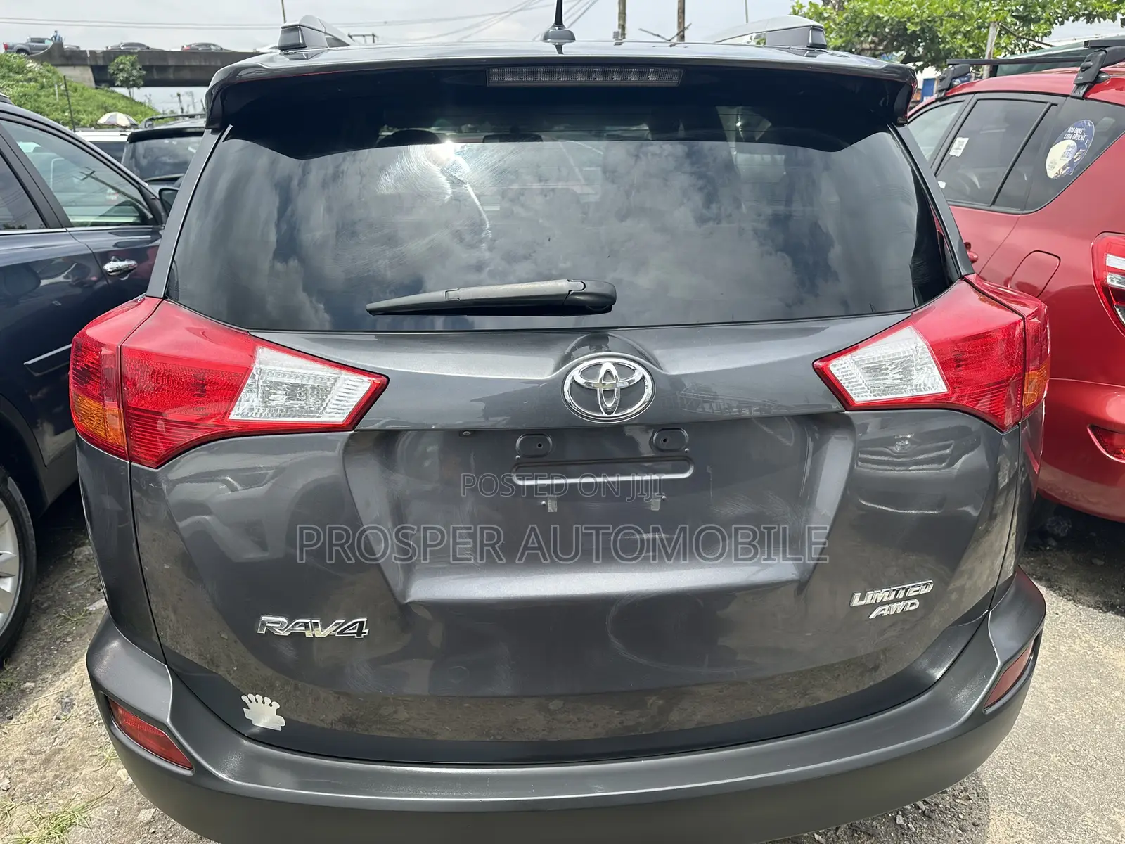Toyota RAV4 XLE 4dr SUV AWD (2.5L 4cyl 6A) 2014 Gray