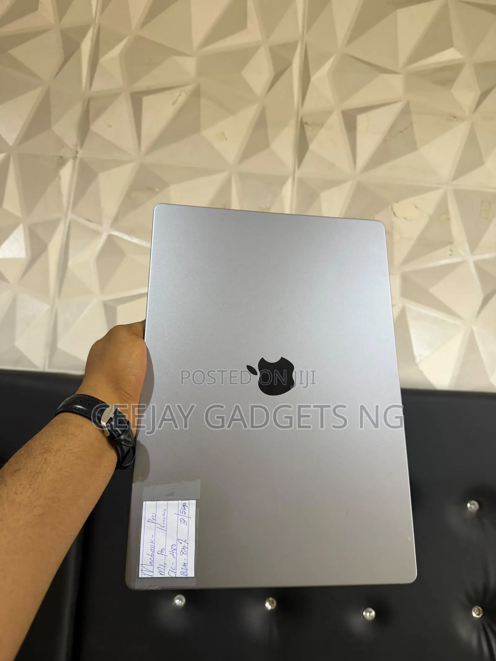Laptop Apple MacBook Pro 2021 M1 36GB Apple M1 Pro SSD 512GB