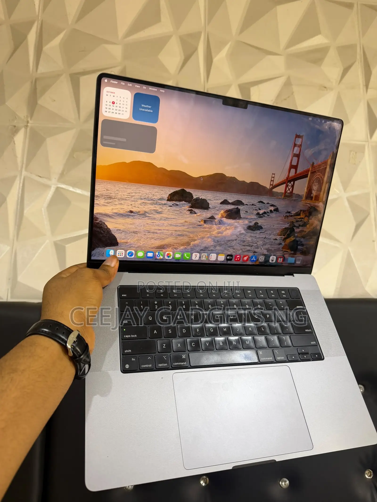 Laptop Apple MacBook Pro 2021 M1 36GB Apple M1 Pro SSD 512GB