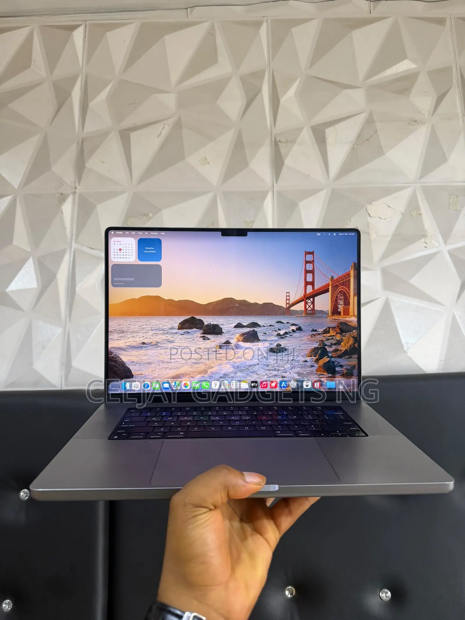 Laptop Apple MacBook Pro 2021 M1 36GB Apple M1 Pro SSD 512GB