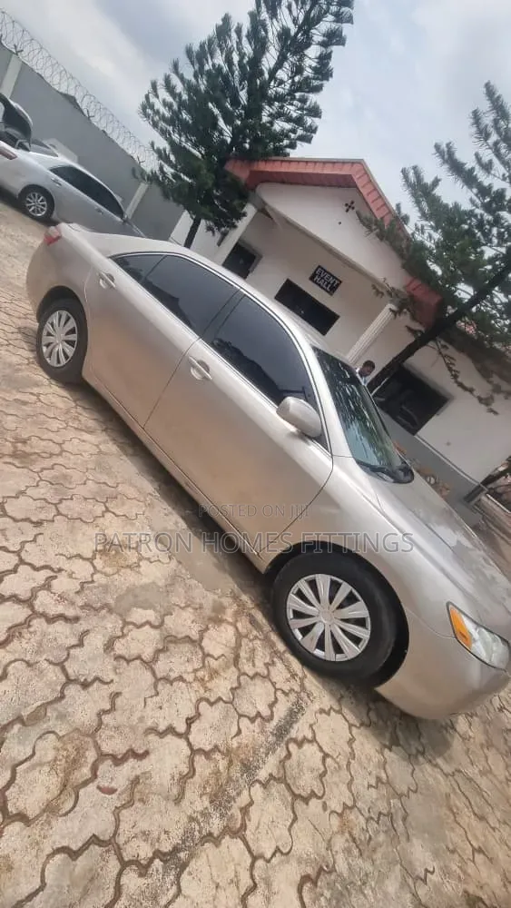 Toyota Camry 2009 Gold