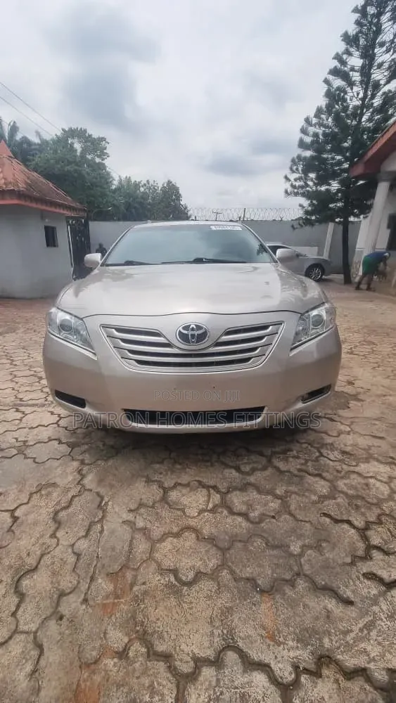 Toyota Camry 2009 Gold