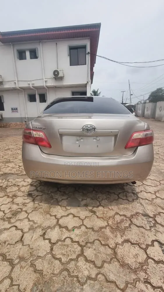 Toyota Camry 2009 Gold