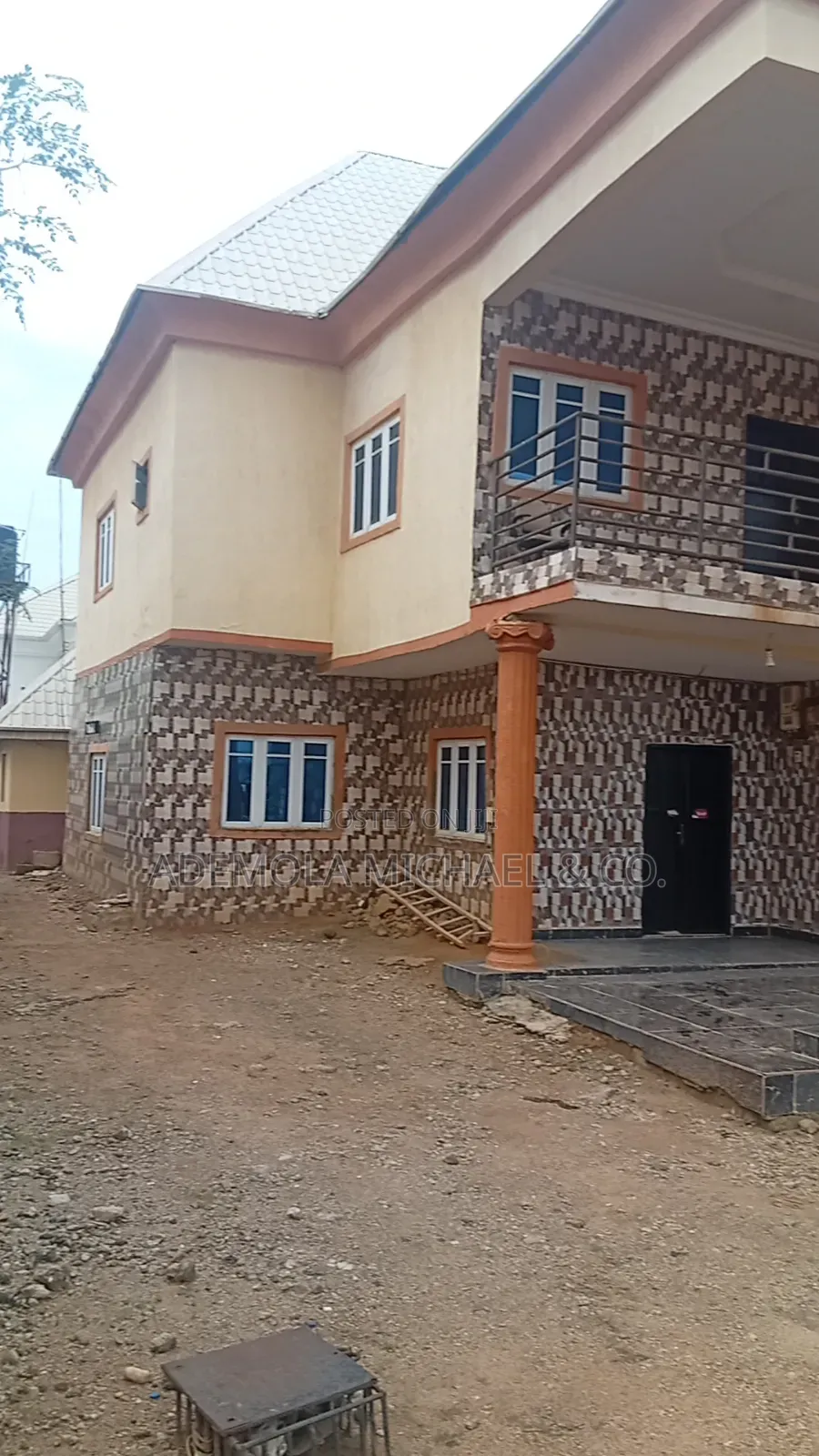 4bdrm Duplex in Estate, Kurudu for sale