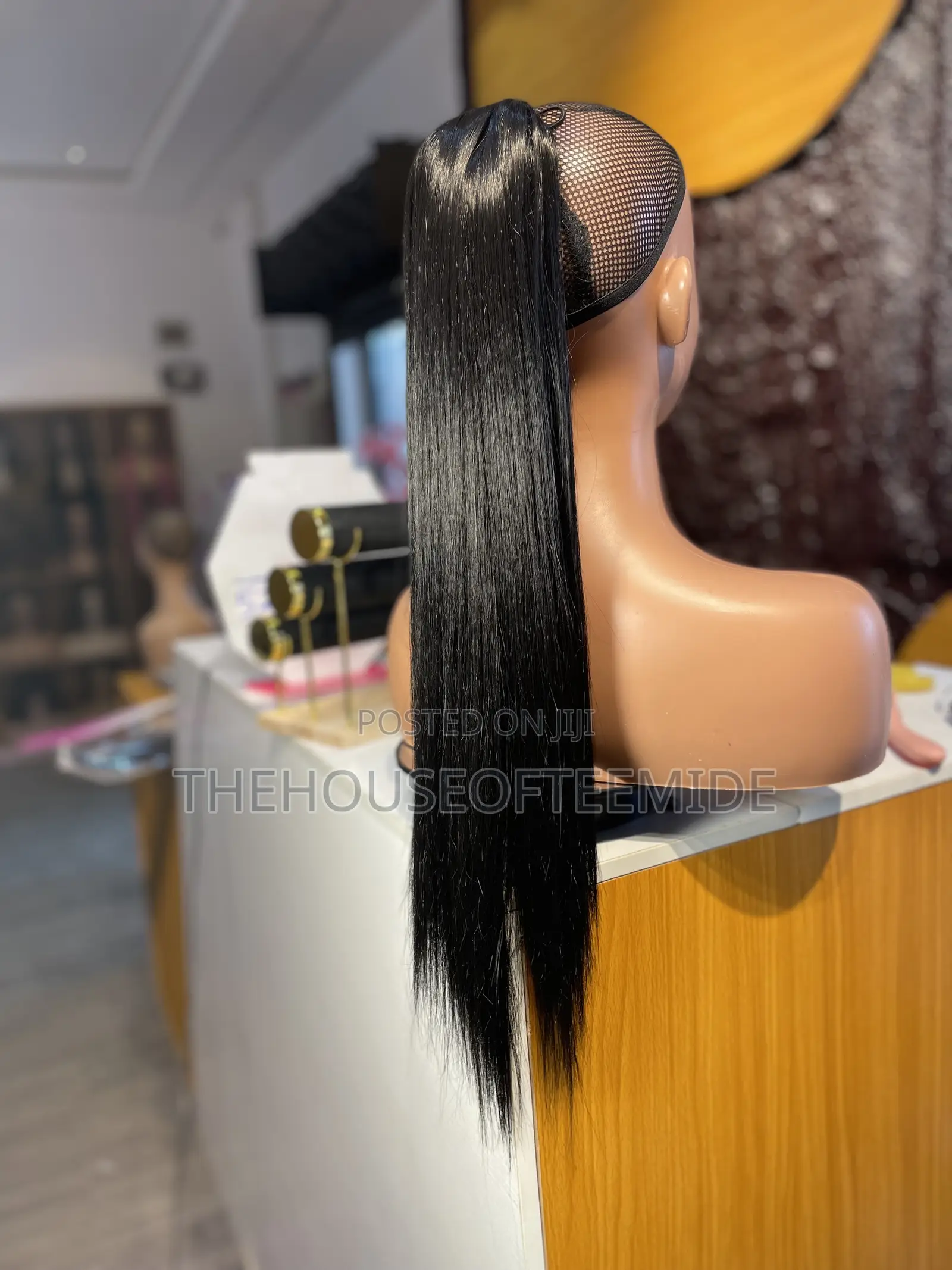 Straight Ready to Wear Ponytail