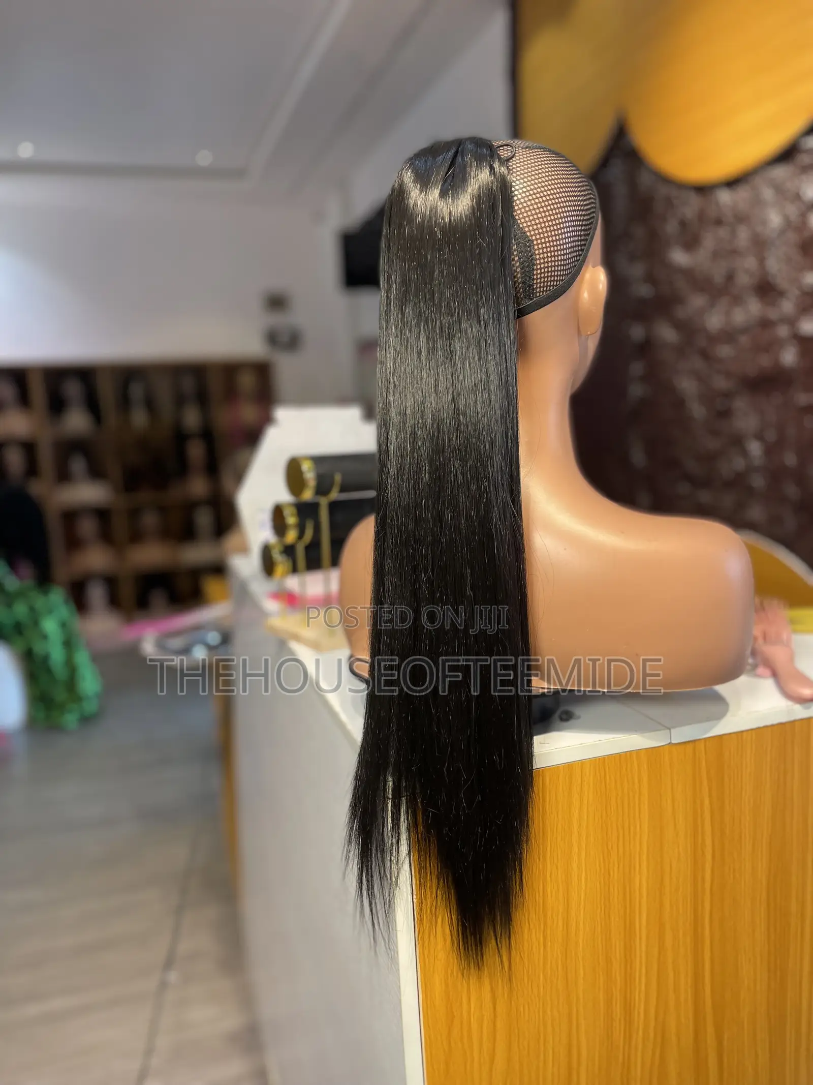 Straight Ready to Wear Ponytail