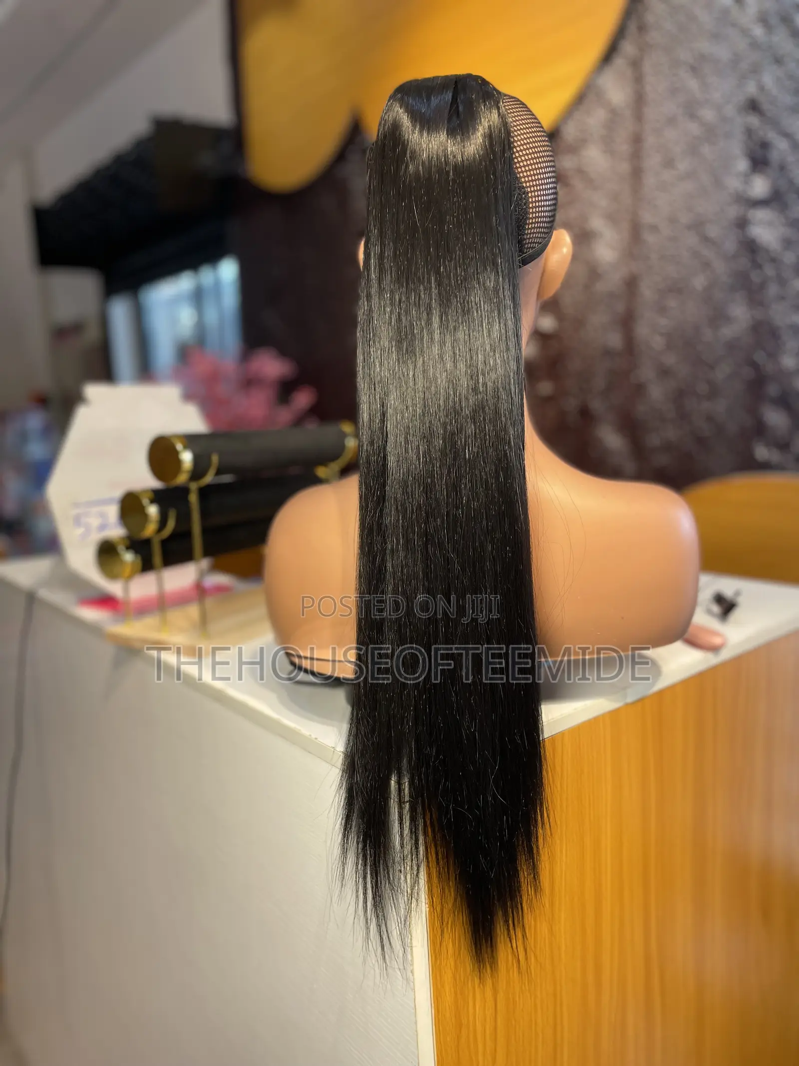 Straight Ready to Wear Ponytail
