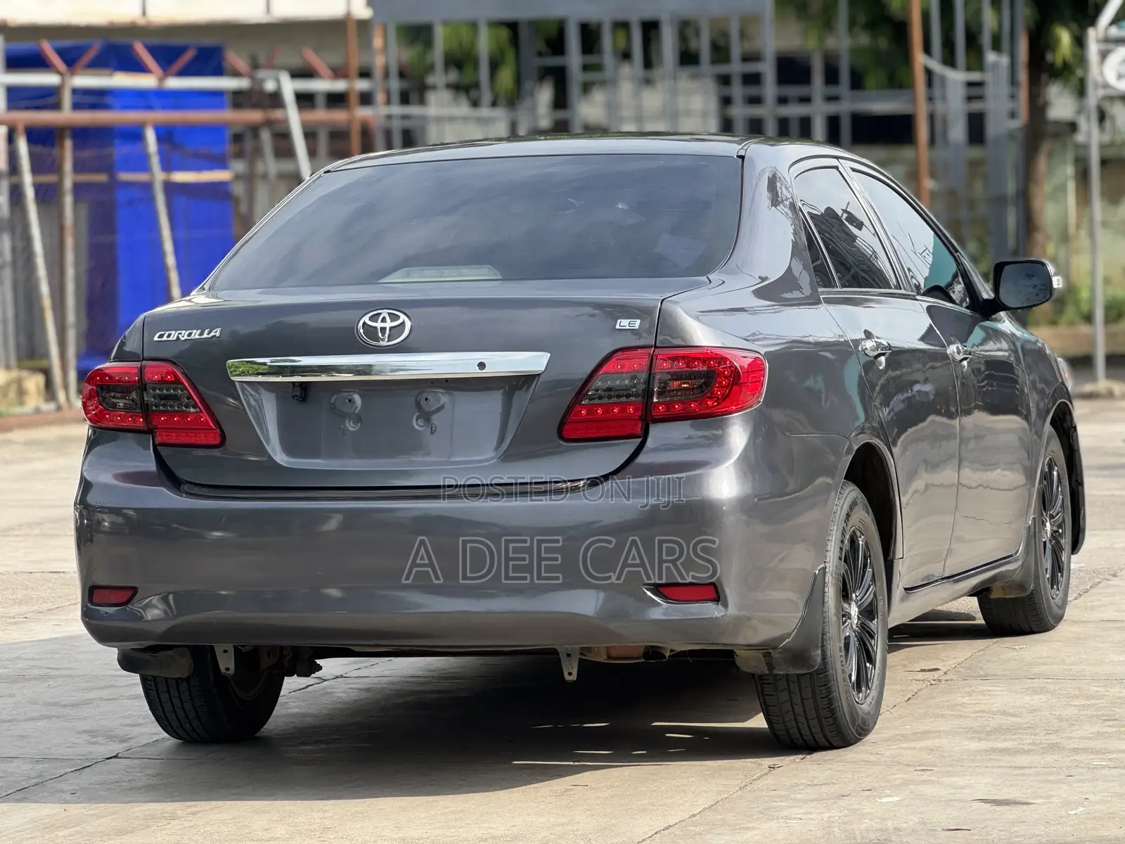 Toyota Corolla LE 4dr Sedan (1.8L 4cyl 4A) 2011 Gray