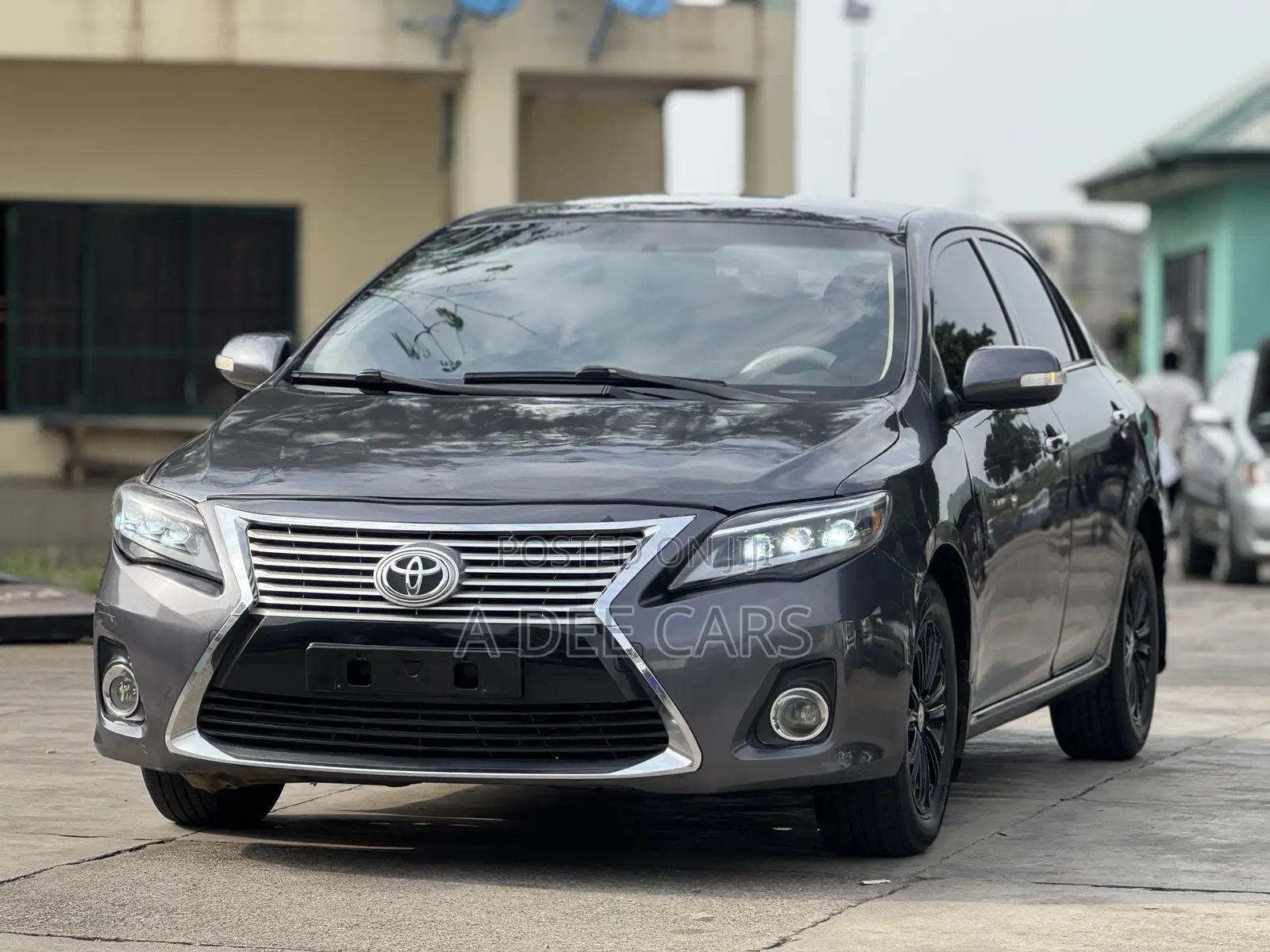 Toyota Corolla LE 4dr Sedan (1.8L 4cyl 4A) 2011 Gray
