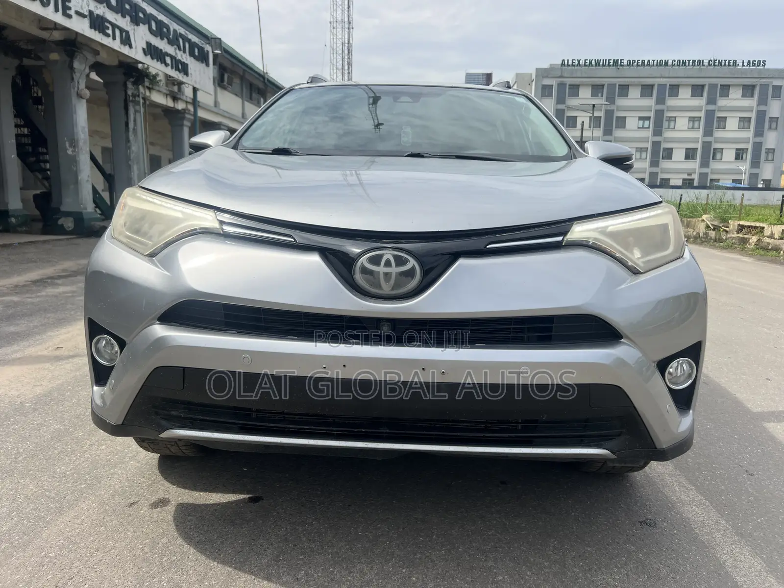Toyota RAV4 Limited AWD (2.5L 4cyl 6A) 2016 Silver